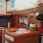 Cozy Marina Sleepaboard - Sail Away Botel Lisboa