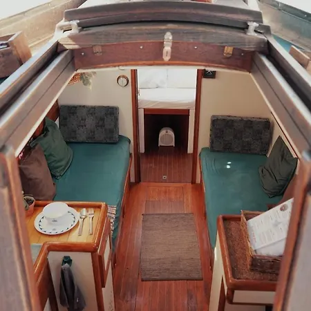 Båthotell Cozy Marina Sleepaboard - Sail Away