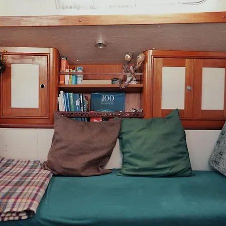 Botel Cozy Marina Sleepaboard - Sail Away Lisboa